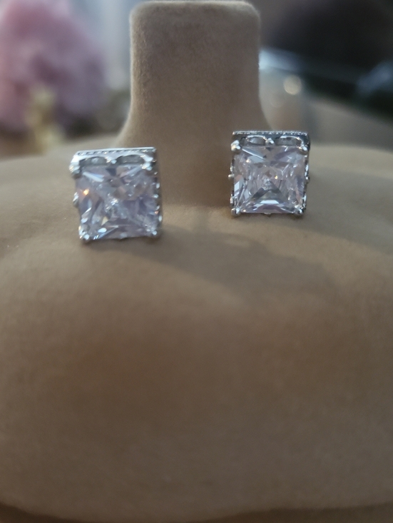 Jewelry - 💎🩶 silver cubic zirconia square stud earrings!